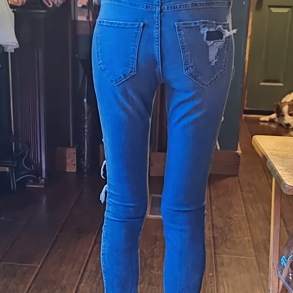Hollister Blue High-Rise Distressed Skinny Jeans - Picture 5 of 5